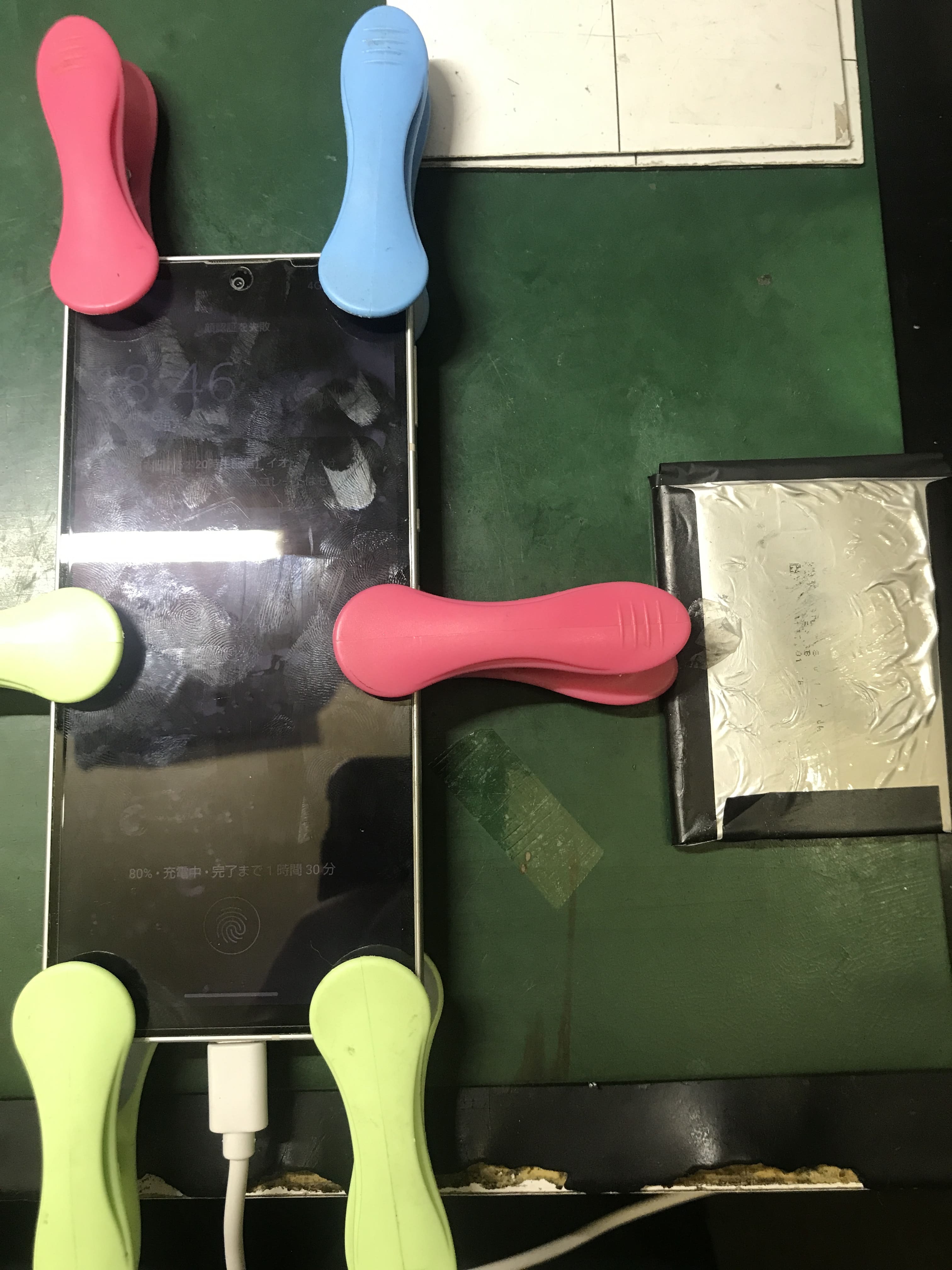 AQUOS sense6 バッテリー交換修理【スマホ修理工房川崎店】